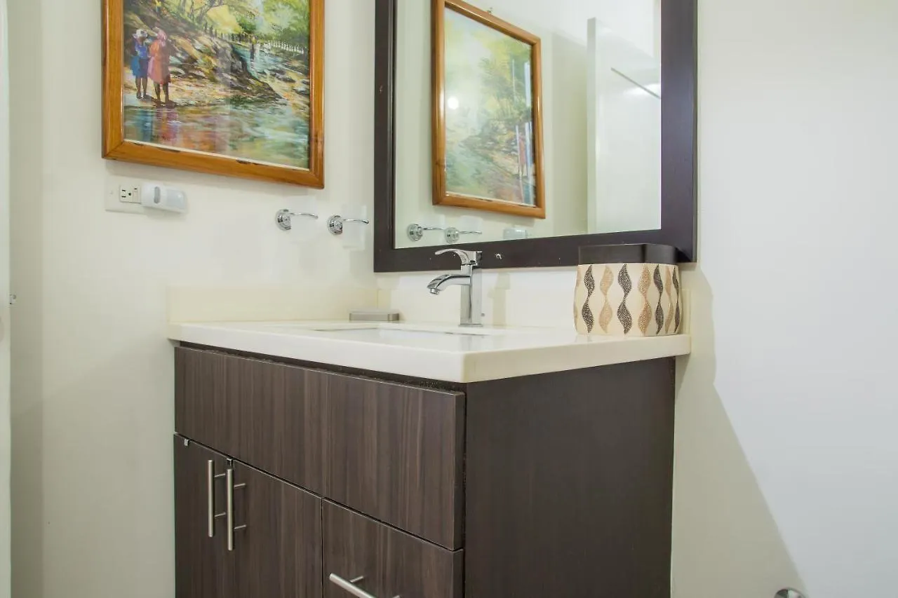 Jamaica Vacation Rentals - Island Time At Bromptons Kingston Apartament